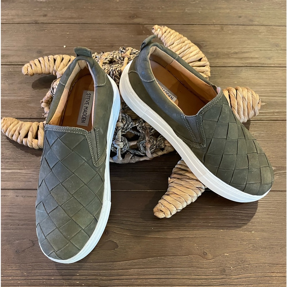 Steve Madden Womens Slip On Platform Sneakers
